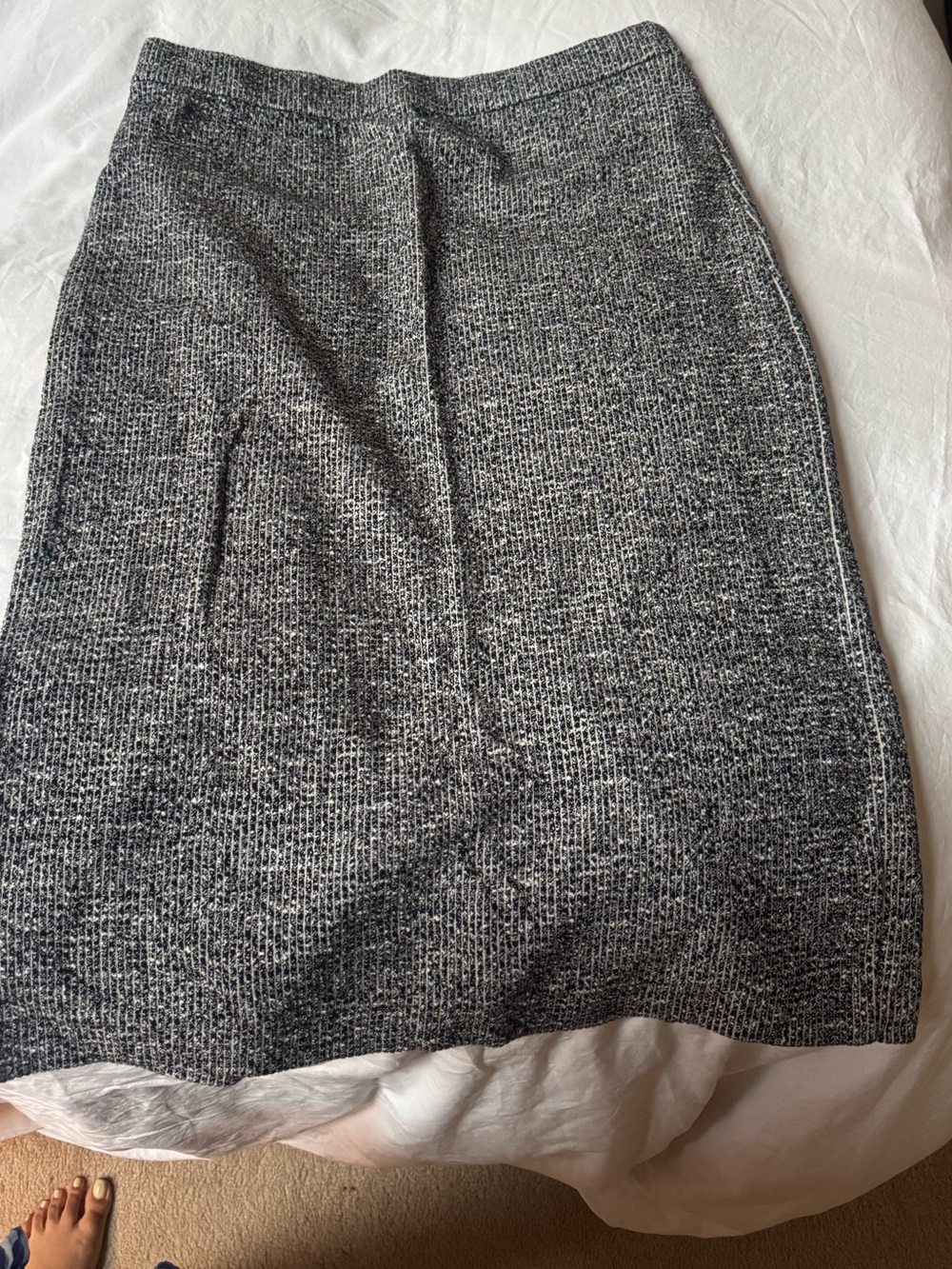 Club Monaco Classic Black & White Knit Pencil Skirt